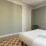 Spacious Stylish 4-bedroom Modernist *