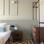 Spacious Stylish 4-bedroom Modernist *