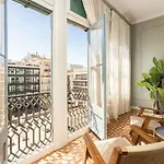 Spacious Stylish 4-bedroom Modernist *