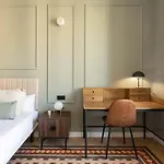 Spacious Stylish 4-bedroom Modernist Barcellona