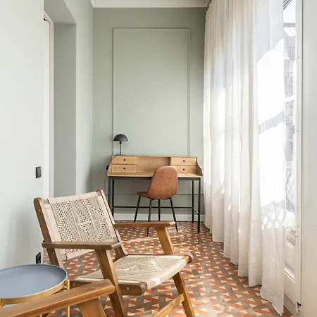 Daire Spacious Stylish 4-bedroom Modernist Barselona