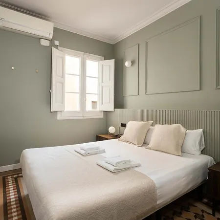 Spacious Stylish 4-bedroom Modernist Barselona