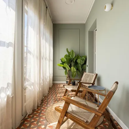 Spacious Stylish 4-bedroom Modernist * Barselona
