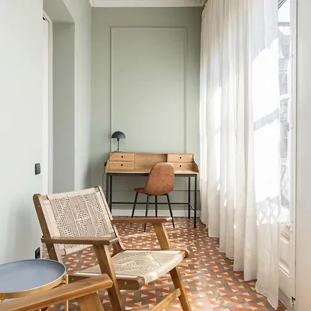 Daire Spacious Stylish 4-bedroom Modernist *