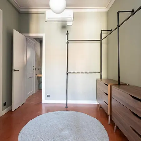 Spacious Stylish 4-bedroom Modernist Daire Barselona