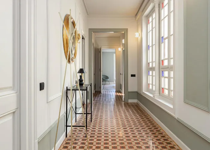 Spacious Stylish 4-bedroom Modernist *