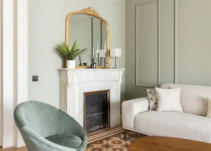Διαμέρισμα Spacious Stylish 4-bedroom Modernist *