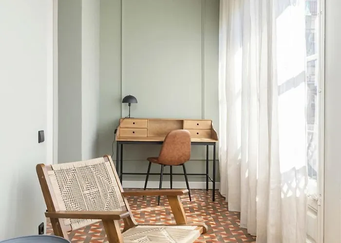 Διαμέρισμα Spacious Stylish 4-bedroom Modernist *